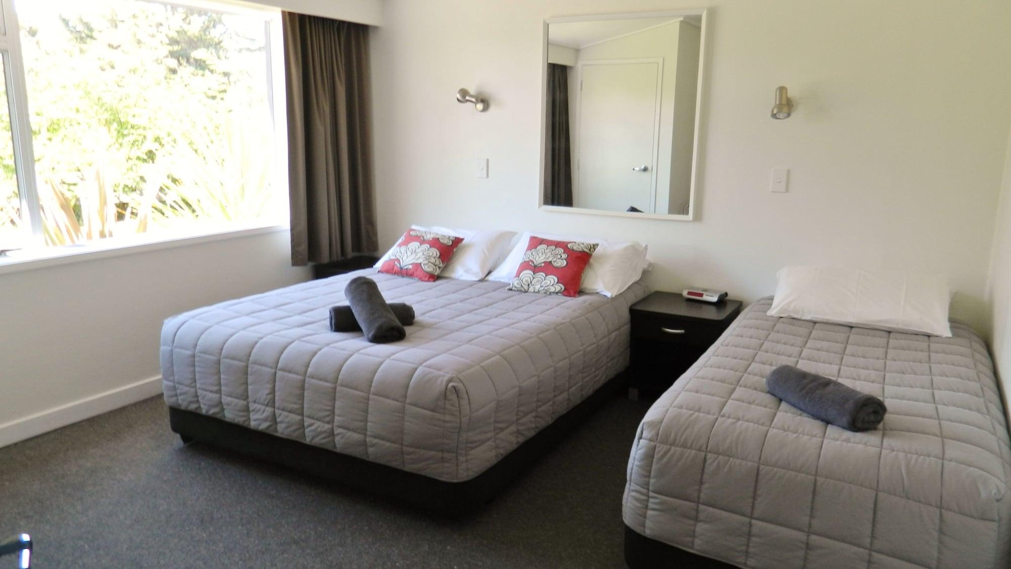 Taupo Debretts Spa Resort Екстериор снимка A typical motel room in New Zealand